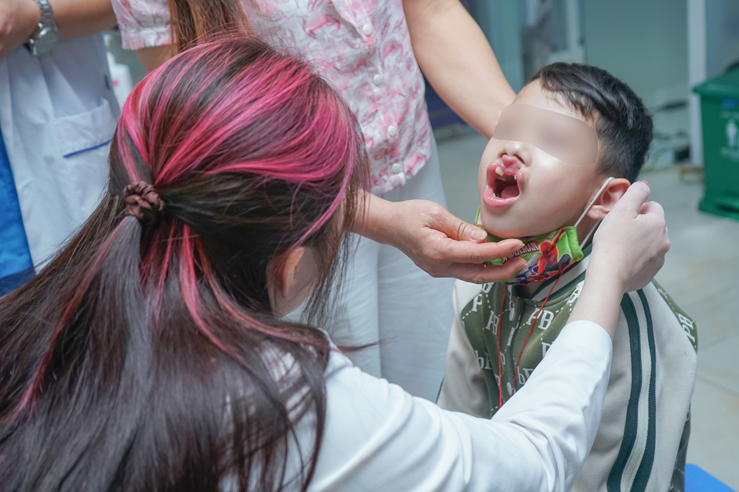 Tìm lại nụ cười, hành trình nhân văn cho trẻ em mắc dị tật khe hở môi, vòm miệng  - Ảnh 4.