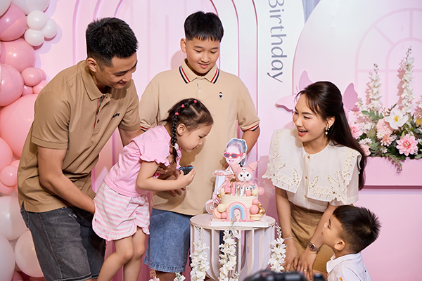 Hôn nhân 15 năm rửa bát cho vợ của chồng diễn viên Bảo Thanh - Ảnh 4. Hôn nhân 15 năm rửa bát cho vợ của chồng diễn viên Bảo Thanh - Ảnh 4.