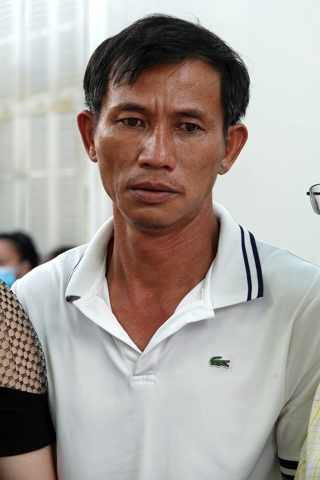 Tang lễ đẫm nước mắt của bé gái 11 tuổi bị nước cuốn trôi sau mưa lớn - Ảnh 4.