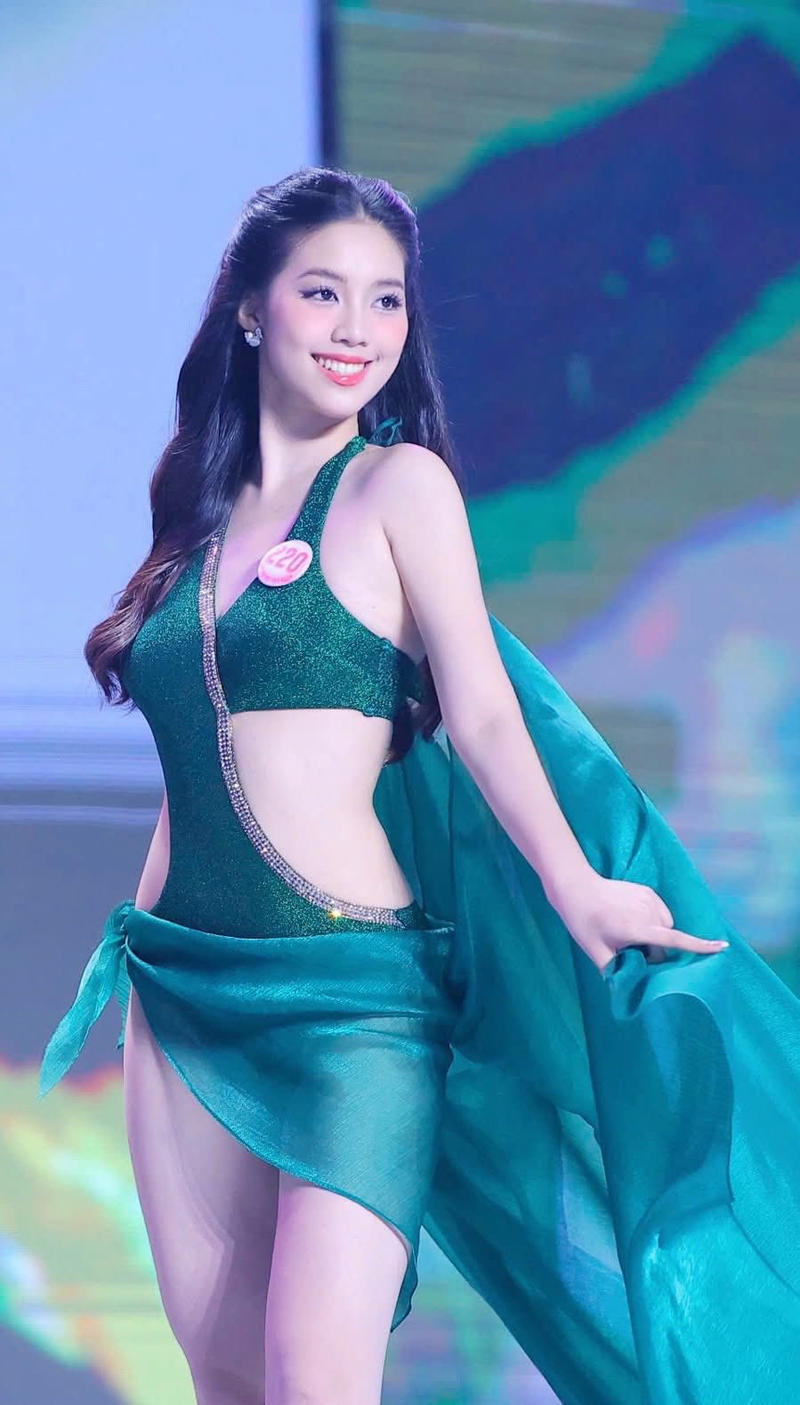 Nữ quân nhân gốc Hà thành - 'ẩn số' tại chung kết Hoa hậu Việt Nam- Ảnh 2. Nữ quân nhân gốc Hà thành - 'ẩn số' tại chung kết Hoa hậu Việt Nam- Ảnh 2.