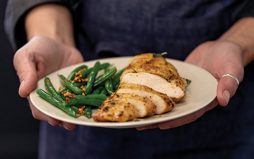 how-to-air-fry-chicken-1746590188760665111512-1748312472671-1748312473822560599654.jpg