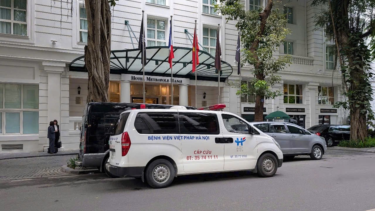 Bệnh viện Việt Pháp Hà Nội hỗ trợ y tế trong chuyến thăm của Tống thống Pháp tới Việt Nam- Ảnh 2.