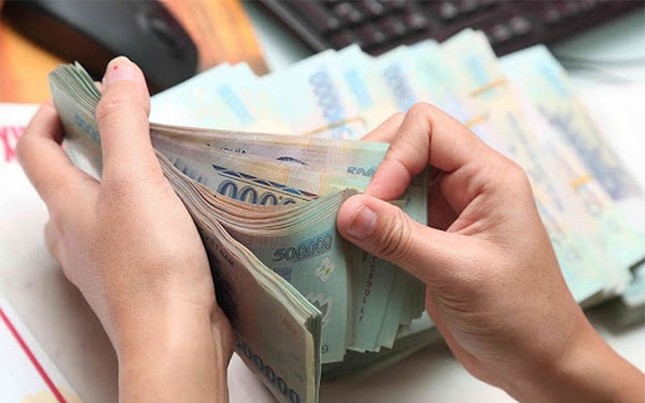 Bất ngờ với ngân hàng có lãi suất trên 8%: Gửi tiết kiệm 1 tỉ đồng 13 tháng nhận bao nhiêu tiền lãi?