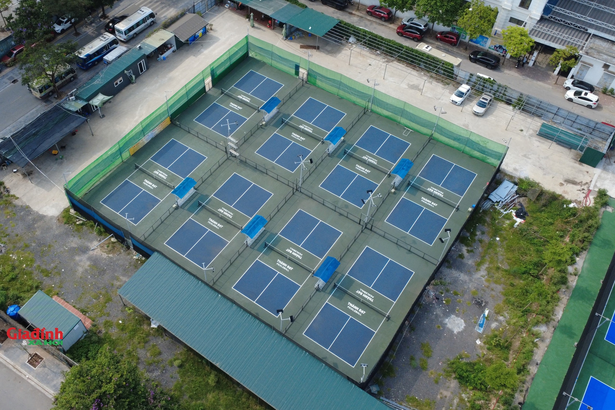 Sau lệnh cắt điện, nước, tổ hợp sân pickleball 'mọc' trái phép trên đất dự án KĐT mới Cầu Giấy hiện ra sao? - Ảnh 10. Sau lệnh cắt điện, nước, tổ hợp sân pickleball 'mọc' trái phép trên đất dự án KĐT mới Cầu Giấy hiện ra sao? - Ảnh 10.