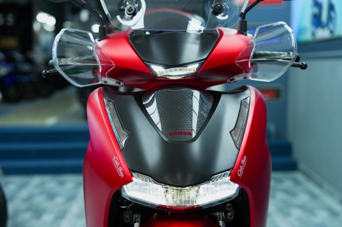 Honda SH 350i 2025 mới nhập khẩu về đại lý thiết kế đẹp long lanh, trang bị đỉnh cao có giá ra sao?- Ảnh 4. Honda SH 350i 2025 mới nhập khẩu về đại lý thiết kế đẹp long lanh, trang bị đỉnh cao có giá ra sao?- Ảnh 4.