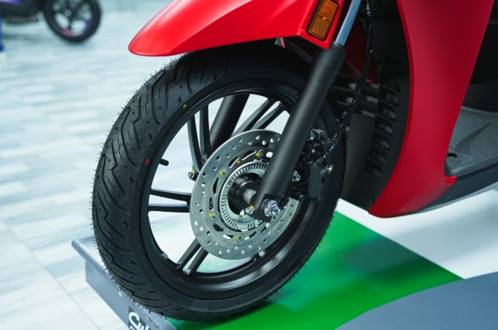 Honda SH 350i 2025 mới nhập khẩu về đại lý thiết kế đẹp long lanh, trang bị đỉnh cao có giá ra sao?- Ảnh 6. Honda SH 350i 2025 mới nhập khẩu về đại lý thiết kế đẹp long lanh, trang bị đỉnh cao có giá ra sao?- Ảnh 6.