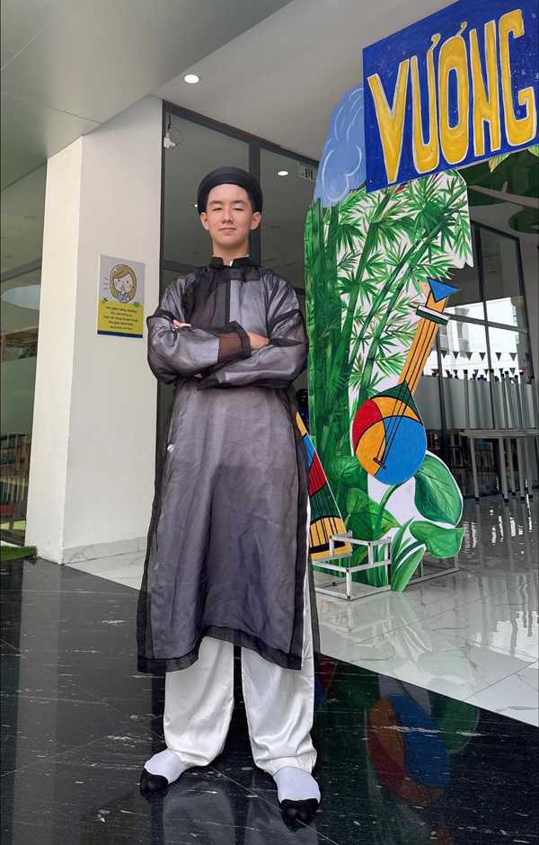 Chiều cao ở tuổi 12 gây ngạc nhiên của con trai Lê Phương - Quách Ngọc Ngoan - Ảnh 3. Chiều cao ở tuổi 12 gây ngạc nhiên của con trai Lê Phương - Quách Ngọc Ngoan - Ảnh 3.