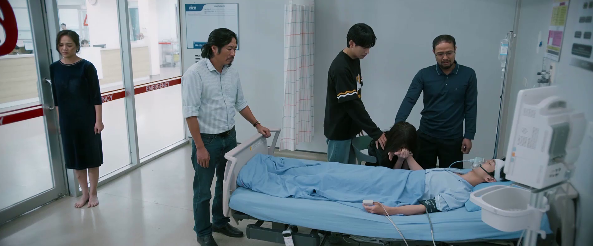 Cha tôi, người ở lại - Tập 44: Nguyên hôn mê sâu, An vừa khóc vừa hát bên giường bệnh - Ảnh 6. Cha tôi, người ở lại - Tập 44: Nguyên hôn mê sâu, An vừa khóc vừa hát bên giường bệnh - Ảnh 6.