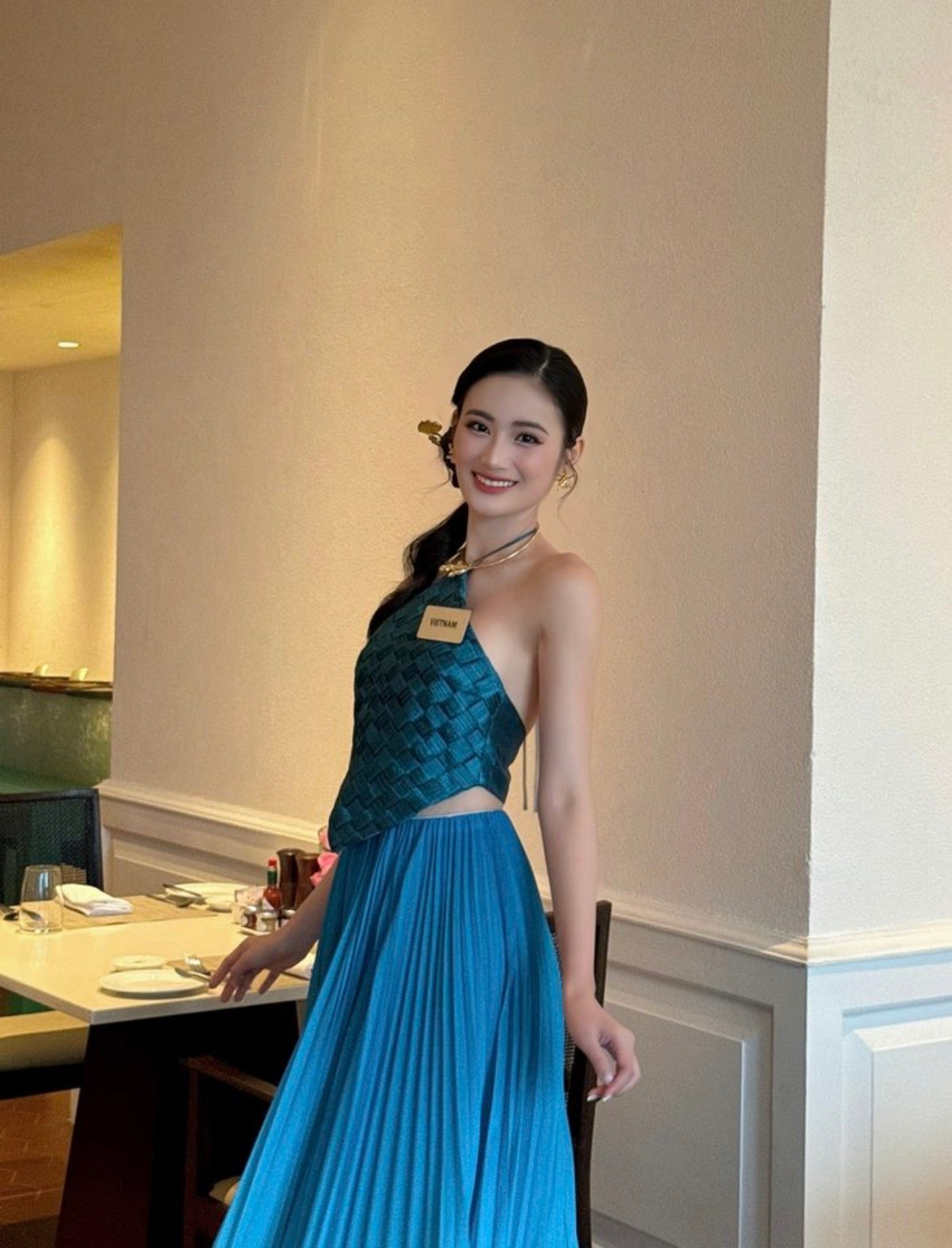 Miss World 2025: Loạt trang phục đậm tinh thần văn hóa Việt của Hoa hậu Ý Nhi - Ảnh 9. Miss World 2025: Loạt trang phục đậm tinh thần văn hóa Việt của Hoa hậu Ý Nhi - Ảnh 9.