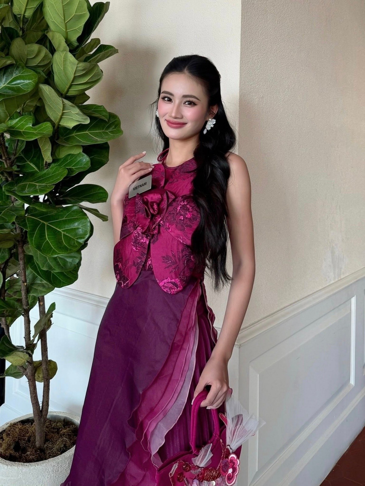 Miss World 2025: Loạt trang phục đậm tinh thần văn hóa Việt của Hoa hậu Ý Nhi - Ảnh 14. Miss World 2025: Loạt trang phục đậm tinh thần văn hóa Việt của Hoa hậu Ý Nhi - Ảnh 14.