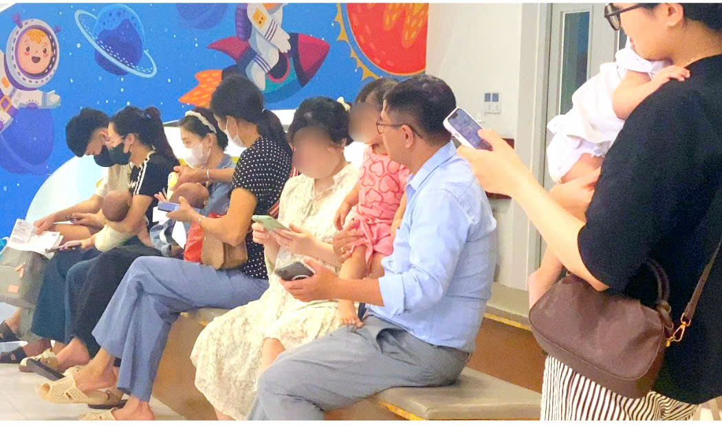 Nguy cơ trẻ đồng nhiễm COVID-19 với các bệnh khác, chuyên gia khuyến cáo điều cha mẹ cần làm ngay  - Ảnh 1.