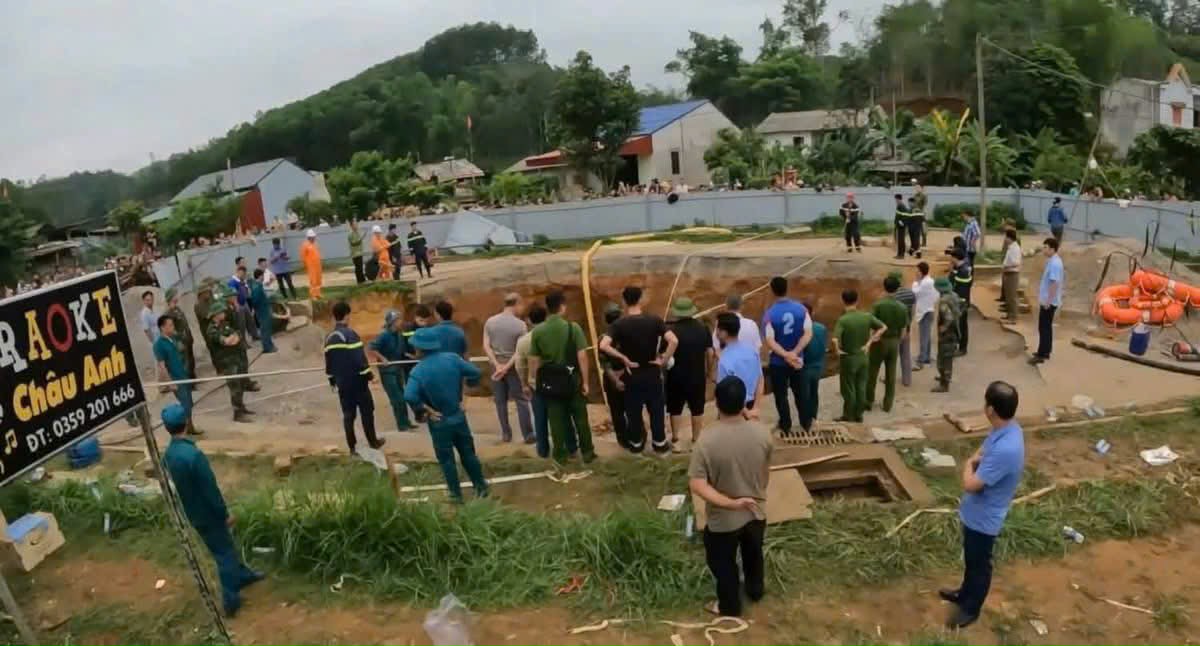 Cận cảnh các 'hố tử thần' ở Bắc Kạn tiềm ẩn nguy hiểm đến tính mạng người dân - Ảnh 5. Cận cảnh các 'hố tử thần' ở Bắc Kạn tiềm ẩn nguy hiểm đến tính mạng người dân - Ảnh 5.