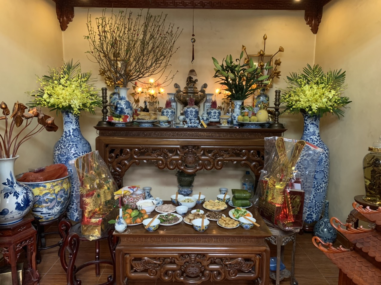 Lý do nhiều người chọn thờ chung bàn thờ Phật và bàn thờ gia tiên- Ảnh 5.