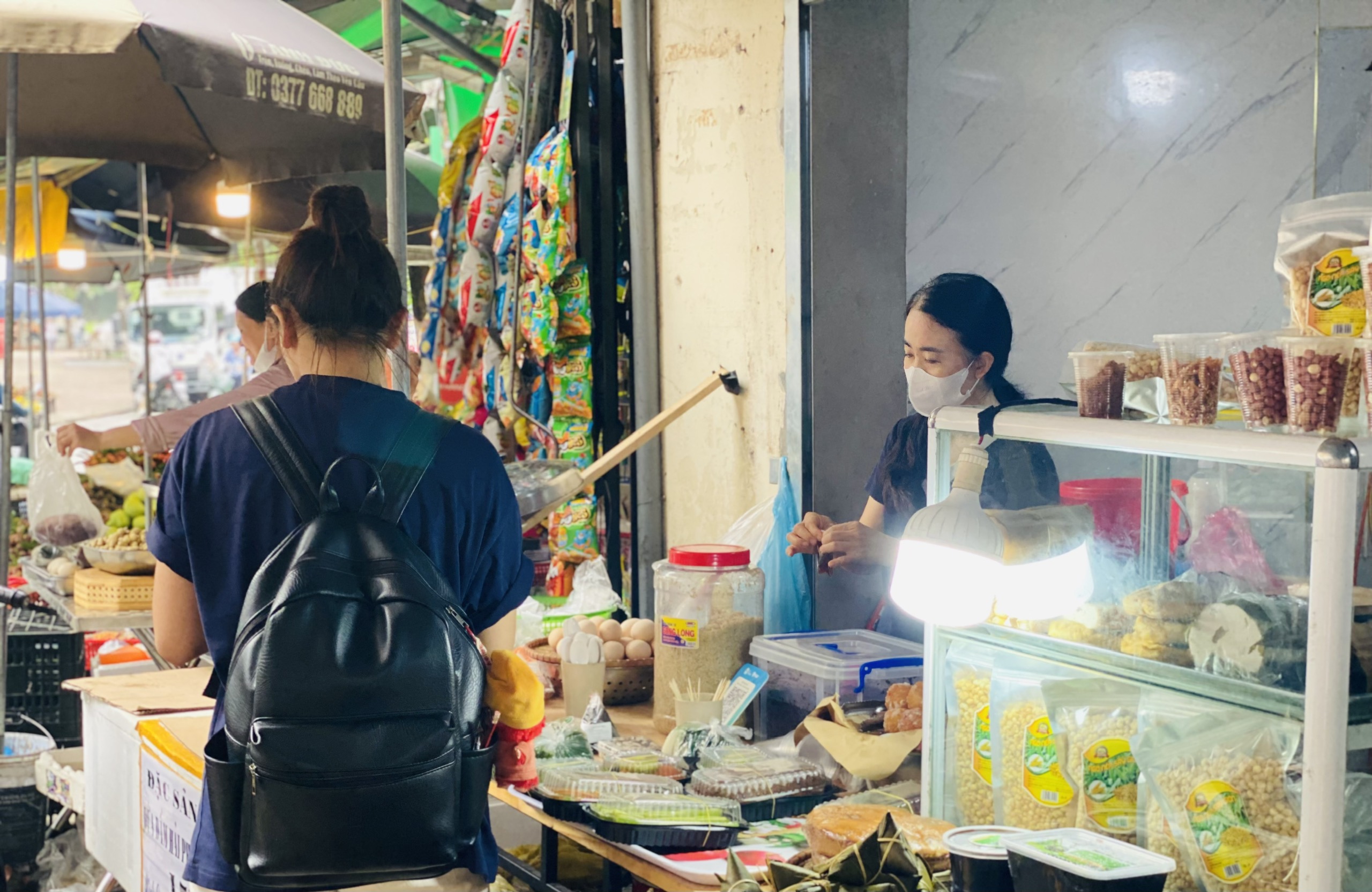 Mâm cúng giá hơn trăm nghìn đồng thành mặt hàng “hot” trong dịp tết Đoan ngọ- Ảnh 5.