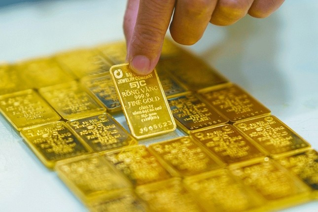 Giá vàng hôm nay 29/5: Vàng SJC, vàng nhẫn Bảo Tín Minh Châu, Doji tiếp tục giảm sốc - Ảnh 2.
