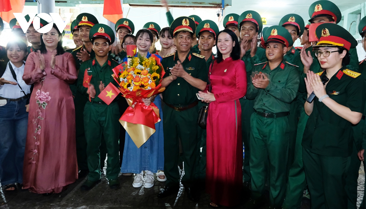 Đà Nẵng đón hơn 500 cán bộ, chiến sĩ hoàn thành diễu binh, diễu hành trở về - Ảnh 5. Đà Nẵng đón hơn 500 cán bộ, chiến sĩ hoàn thành diễu binh, diễu hành trở về - Ảnh 5.