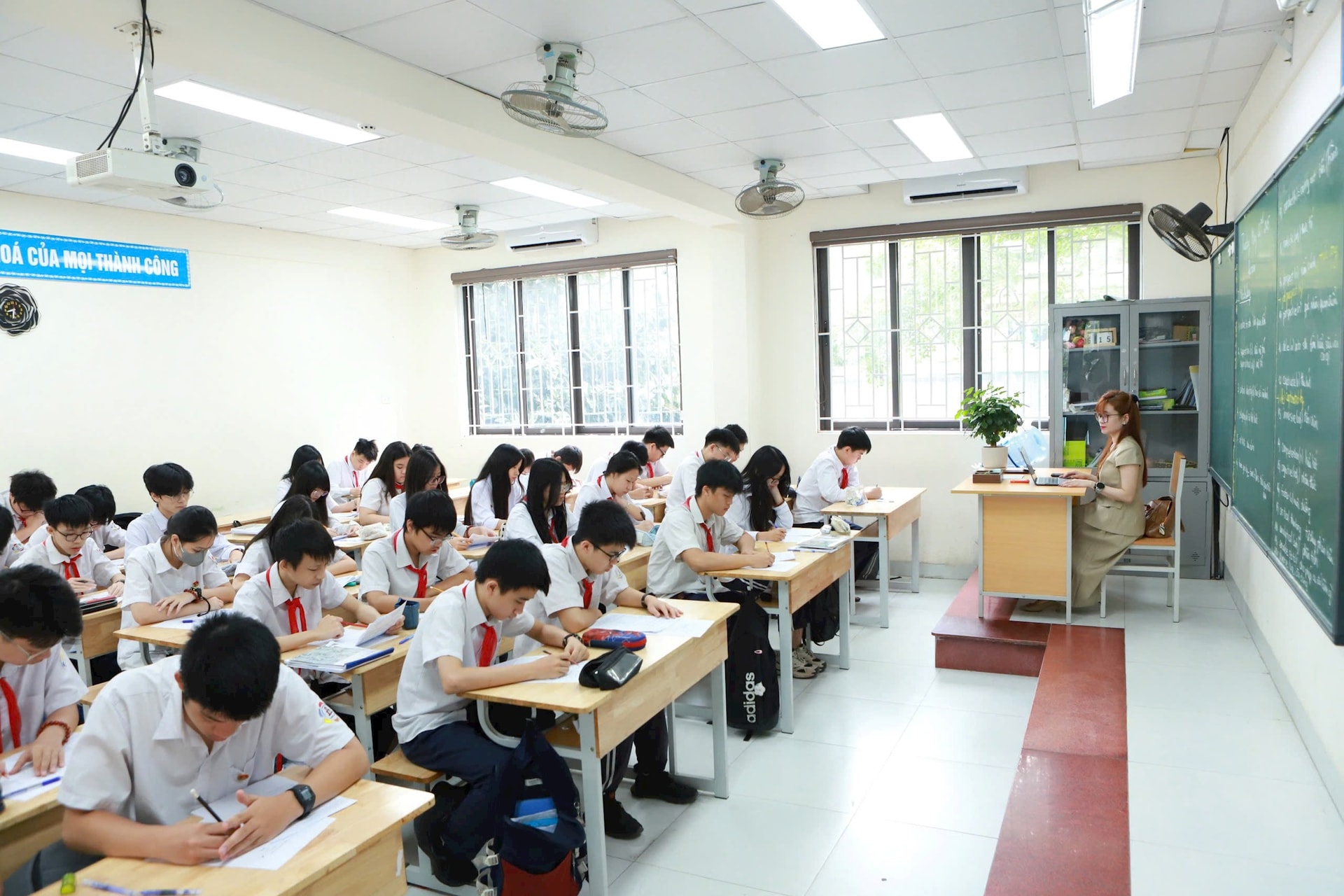 3005-thcs-thanh-cong-3-1748596909688-17485969100731708282974.jpg