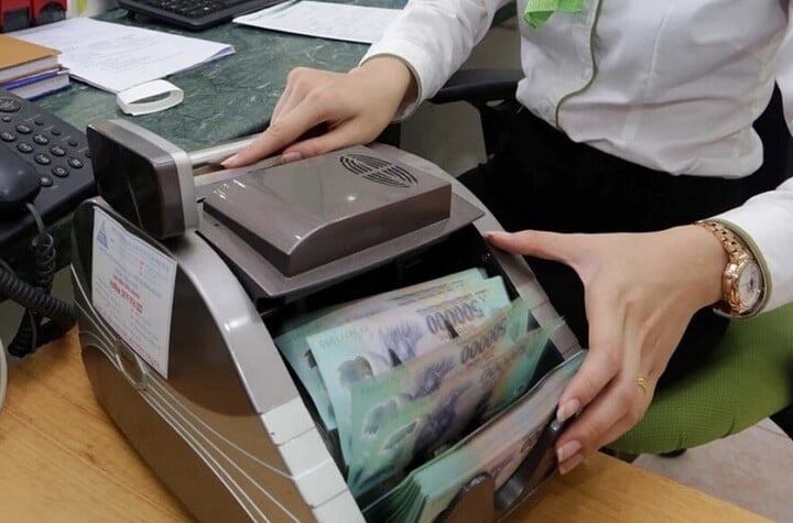 Ngân hàng vượt mốc 7%: Gửi tiết kiệm 12 tháng nhận tối đa bao nhiêu tiền lãi?- Ảnh 2. Ngân hàng vượt mốc 7%: Gửi tiết kiệm 12 tháng nhận tối đa bao nhiêu tiền lãi?- Ảnh 2.
