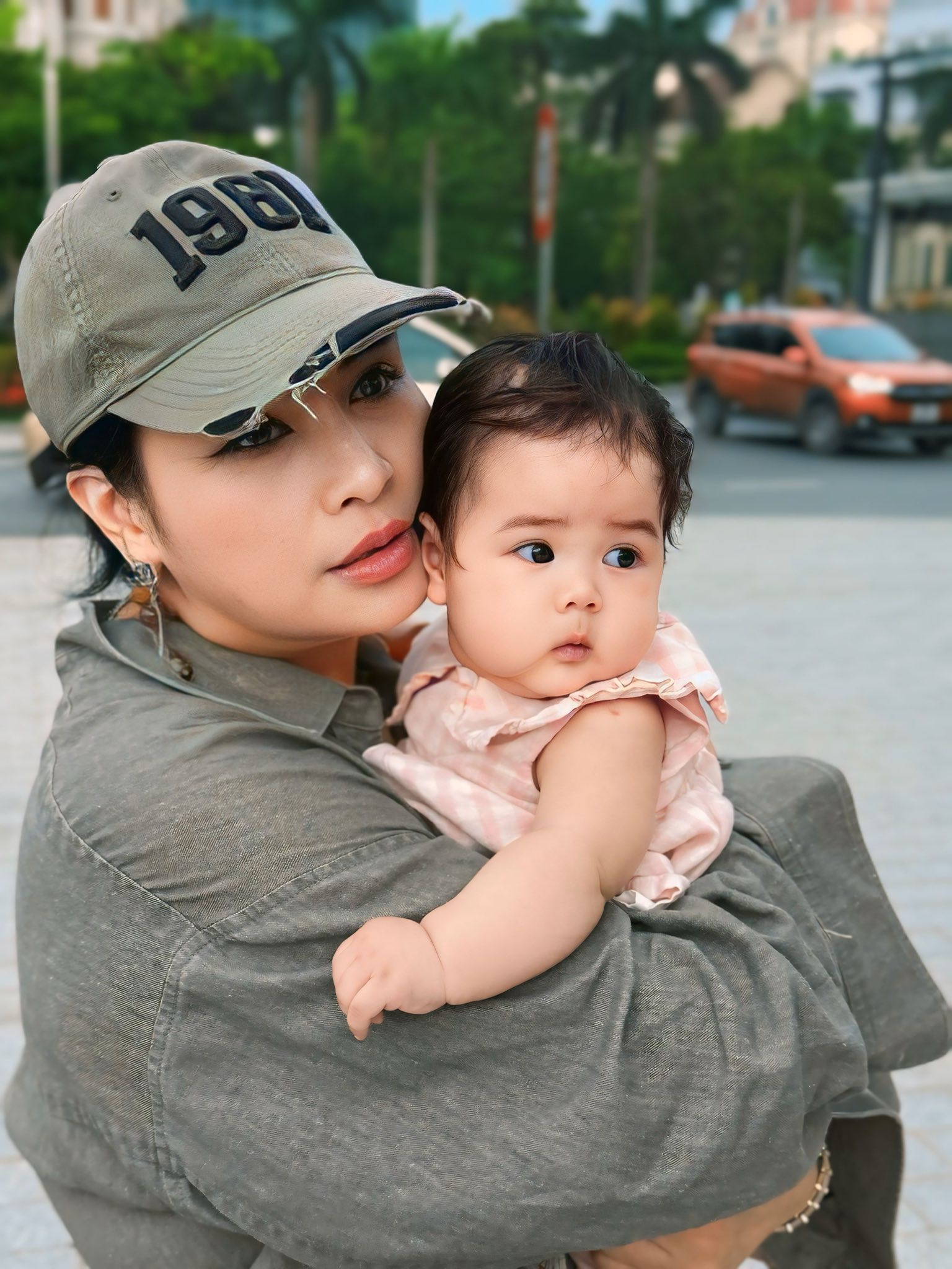 Bạn gái nhạc sĩ Quốc Trung tình cảm bên NSND Thanh Lam và cháu ngoại- Ảnh 3. Bạn gái nhạc sĩ Quốc Trung tình cảm bên NSND Thanh Lam và cháu ngoại- Ảnh 3.