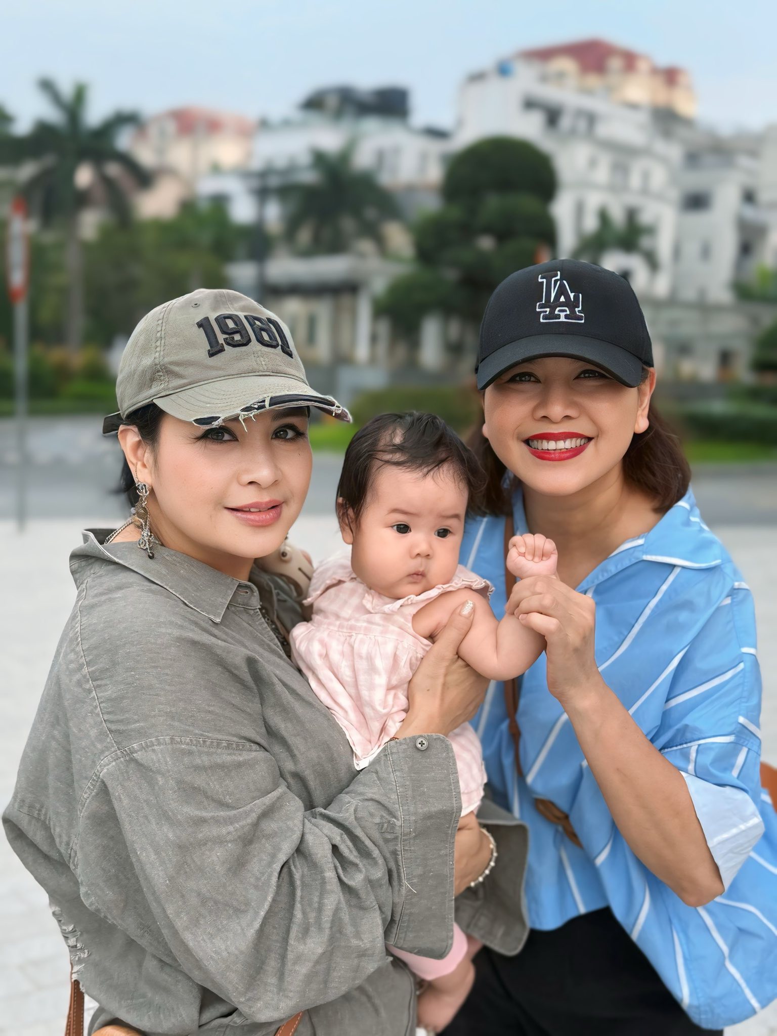 Bạn gái nhạc sĩ Quốc Trung tình cảm bên NSND Thanh Lam và cháu ngoại- Ảnh 4. Bạn gái nhạc sĩ Quốc Trung tình cảm bên NSND Thanh Lam và cháu ngoại- Ảnh 4.