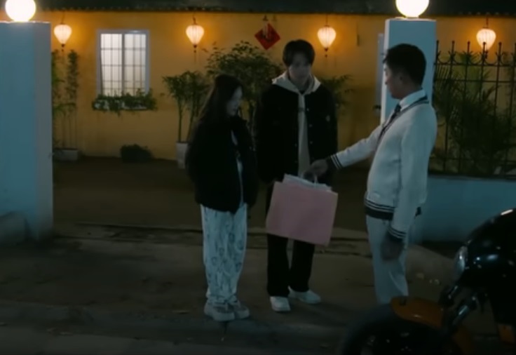 'Cha tôi, người ở lại' mới nhất (tập 34): Đại muốn hàn gắn với An, Việt bất ngờ gọi mẹ trong lúc Phi bị bắt- Ảnh 2.