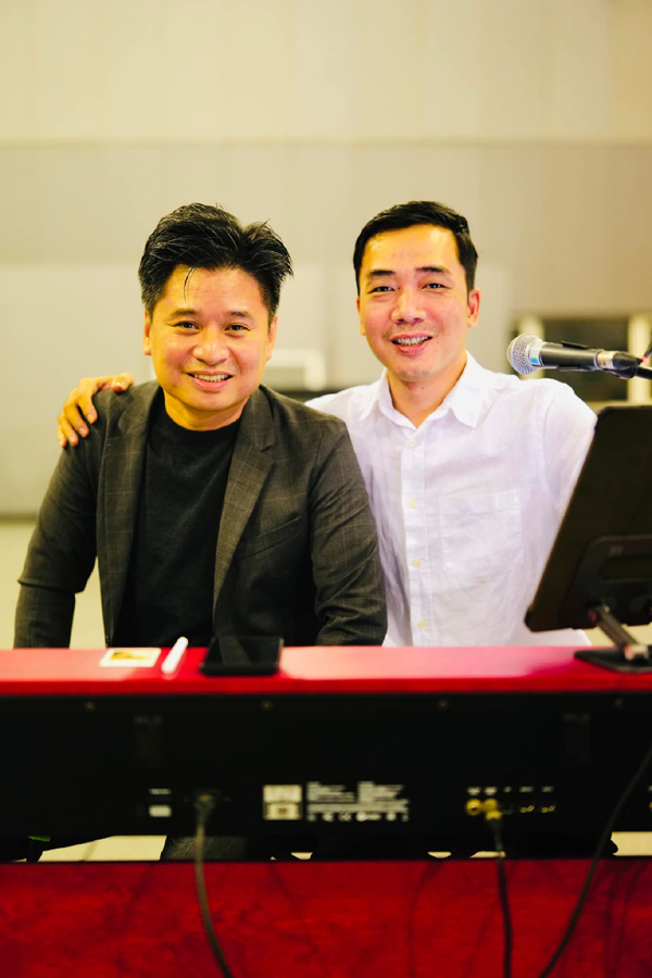 Nam NSND quê Nam Định - chồng của một nghệ sĩ chèo nổi tiếng, ở đời thực có cuộc sống viên mãn ra sao?- Ảnh 5. Nam NSND quê Nam Định - chồng của một nghệ sĩ chèo nổi tiếng, ở đời thực có cuộc sống viên mãn ra sao?- Ảnh 5.