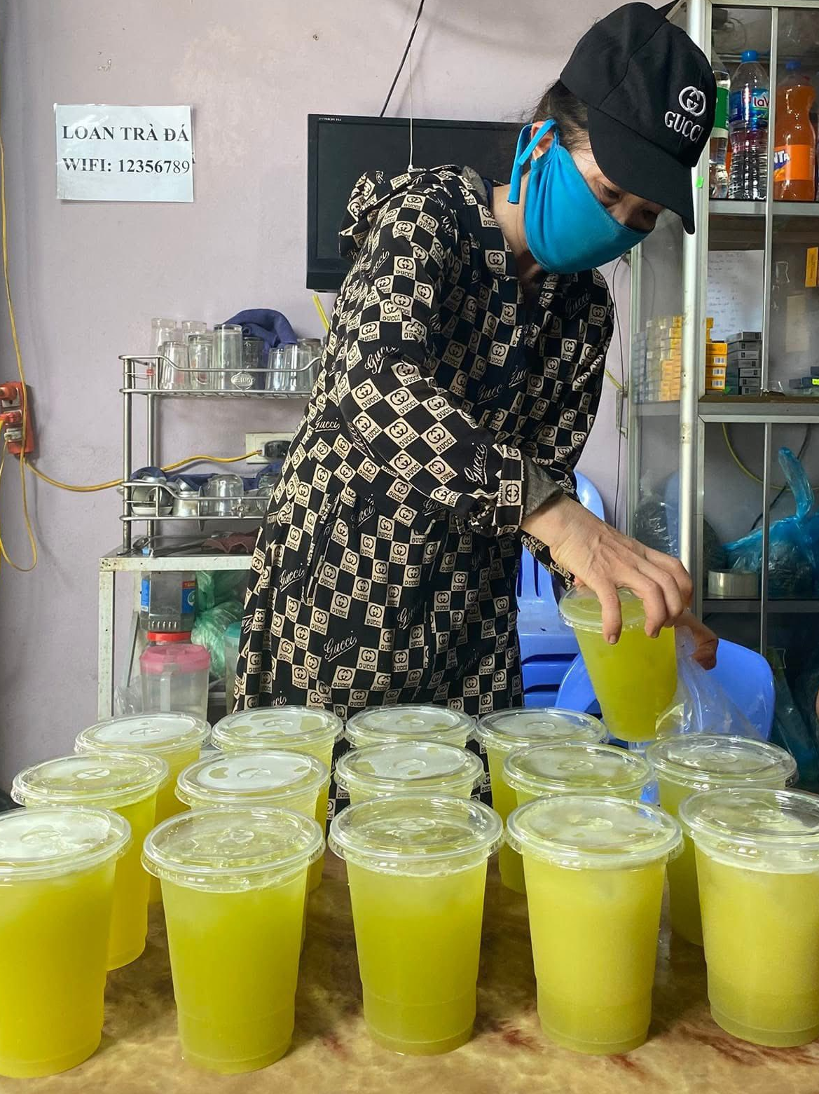 Mùa nắng nóng nước mía giá rẻ bán chạy, tiểu thương chỉ cách nhận biết hàng chuẩn