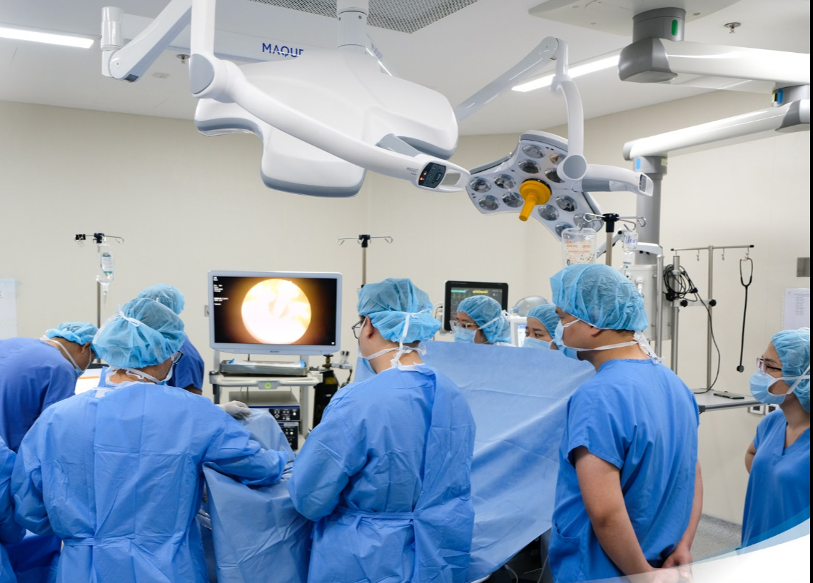 Phẫu thuật thành công ca phì đại tuyến tiền liệt qua đường niệu đạo, bảo tồn chức năng sinh lý - Ảnh 1.