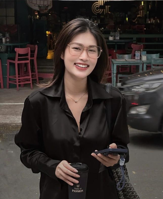 Từ trang phục đến phụ kiện, đôi bạn thân Kỳ Duyên - Thiên Ân có cực nhiều đồ đôi, đồng điệu - Ảnh 7. Từ trang phục đến phụ kiện, đôi bạn thân Kỳ Duyên - Thiên Ân có cực nhiều đồ đôi, đồng điệu - Ảnh 7.