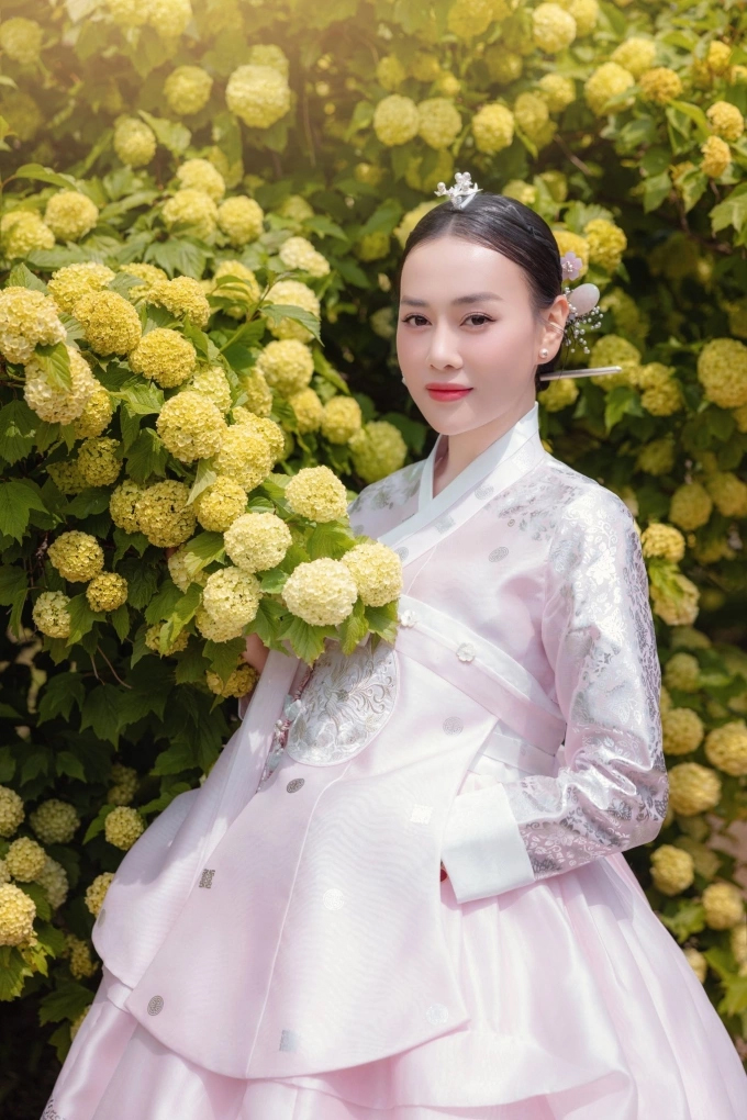 phuong-oanh-trang-da-day-collagen-nho-loai-nuoc-quen-thuoc1-1746421404890642558663-1746442310868-17464423110421999276633-1746496139779-1746496139971694683022.jpg