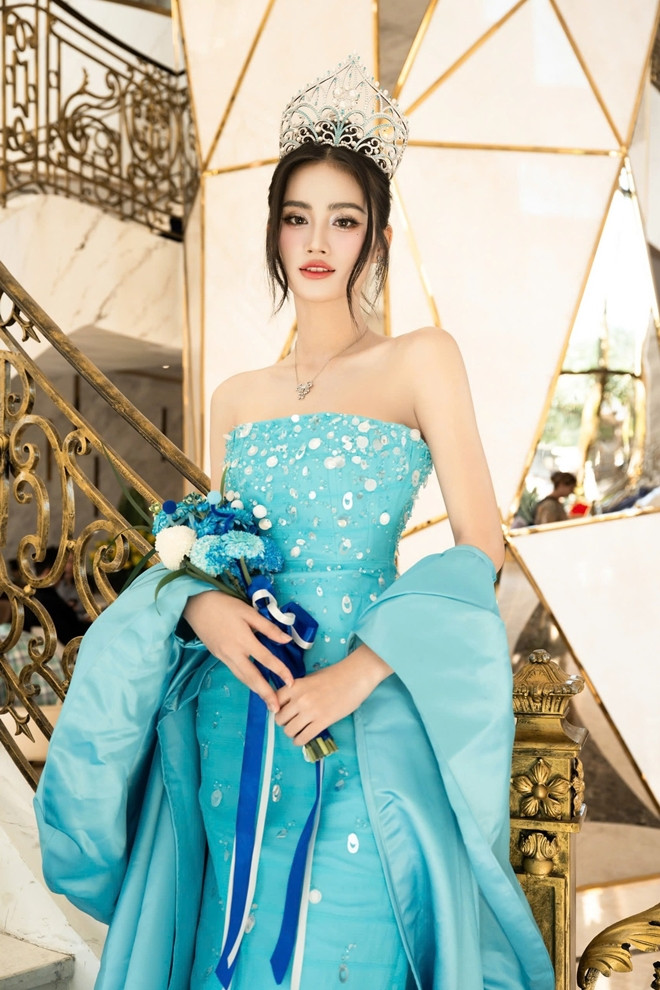 Hoa hậu Ý Nhi: Chỉ cần cái gật đầu, ánh nhìn của bố đủ để tôi mạnh mẽ hơn - Ảnh 1. Hoa hậu Ý Nhi: Chỉ cần cái gật đầu, ánh nhìn của bố đủ để tôi mạnh mẽ hơn - Ảnh 1.