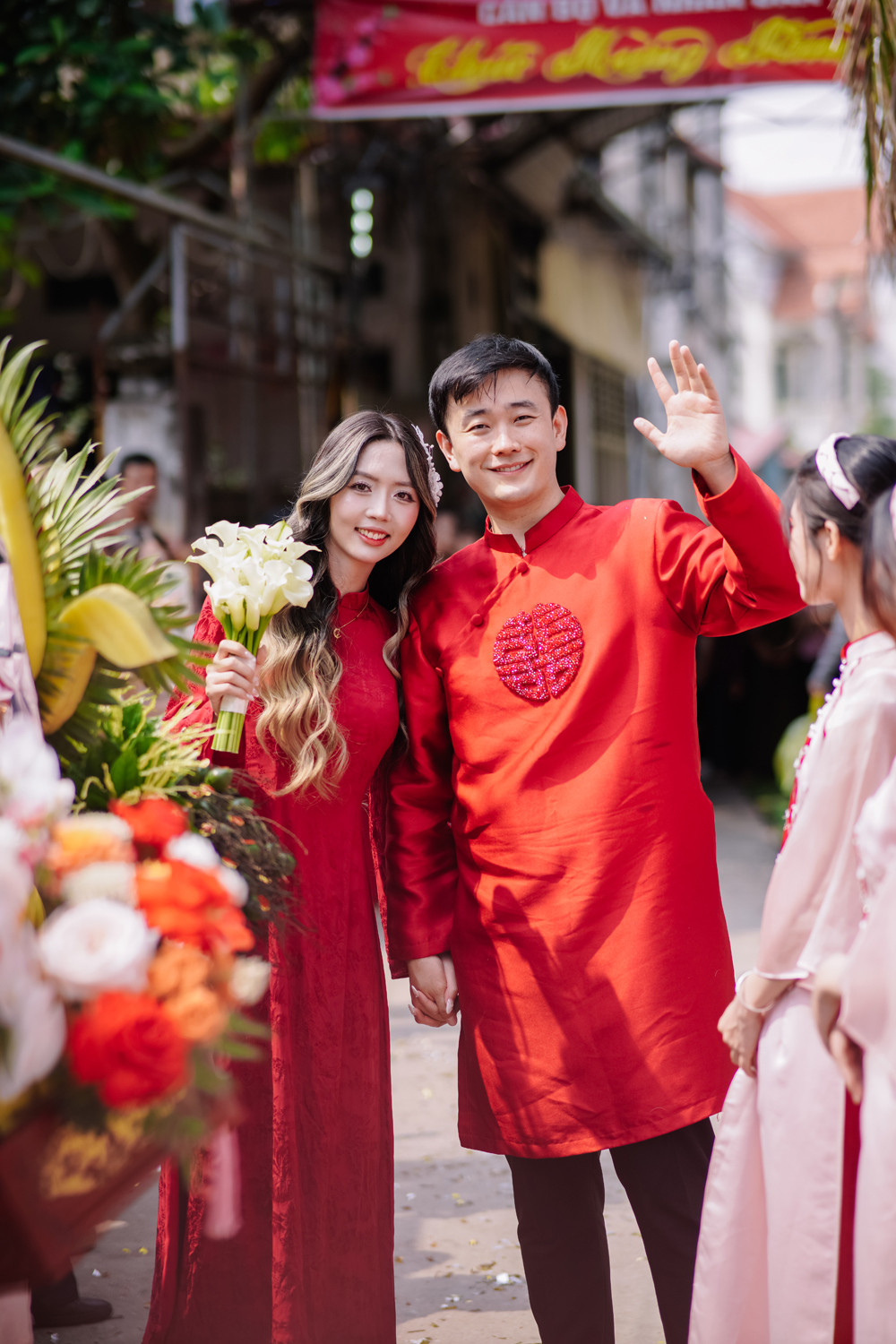 Chú rể dắt 2 con dê đi đón vợ, phía sau là chuyện hài hước - Ảnh 8. Chú rể dắt 2 con dê đi đón vợ, phía sau là chuyện hài hước - Ảnh 8.