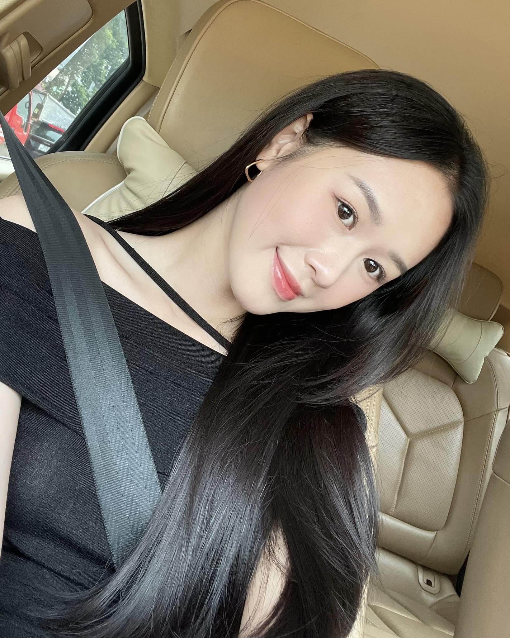 Sắc vóc đời thực của 'ác nữ' trong phim phá 150 tỷ của Victor Vũ- Ảnh 7.