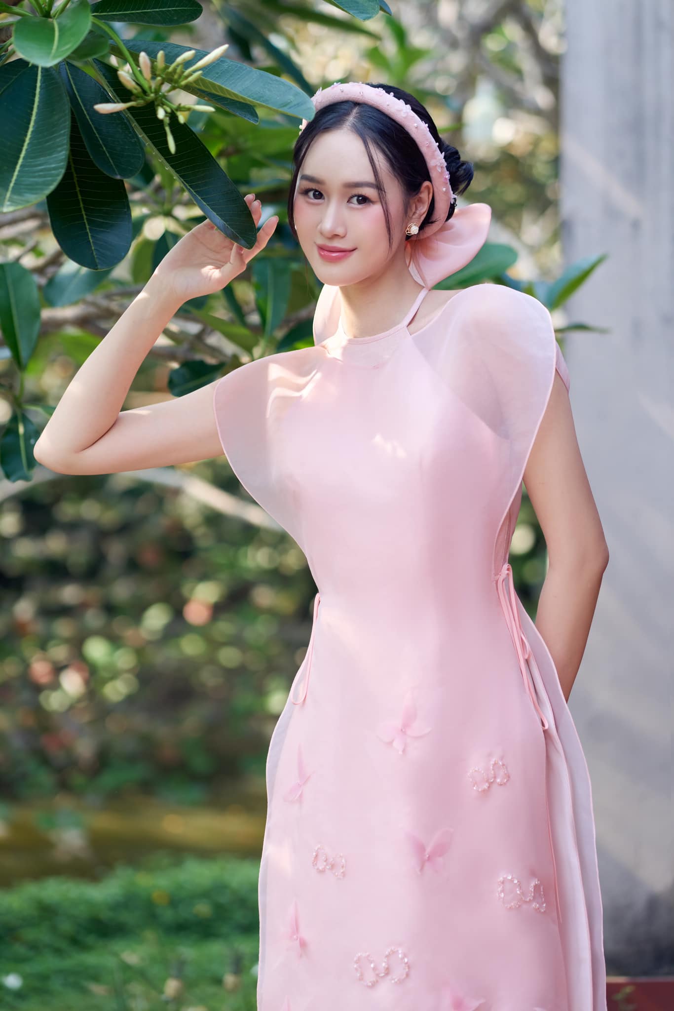 Sắc vóc đời thực của 'ác nữ' trong phim phá 150 tỷ của Victor Vũ- Ảnh 9.