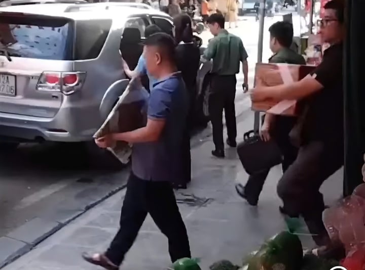 TikToker Lê Việt Hùng bị bắt - Ảnh 1. TikToker Lê Việt Hùng bị bắt - Ảnh 1.