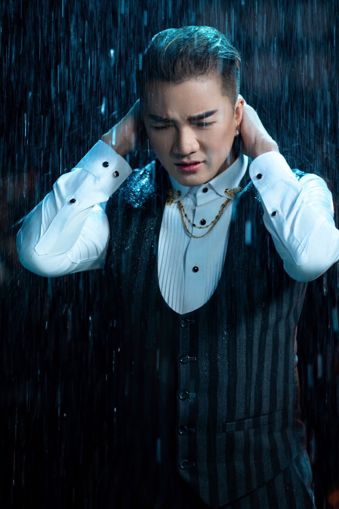 Nam ca sĩ đình đám có nhà 2 mặt tiền tại TP.HCM giờ ra sao sau 9 tháng bị cấm hát?- Ảnh 2.