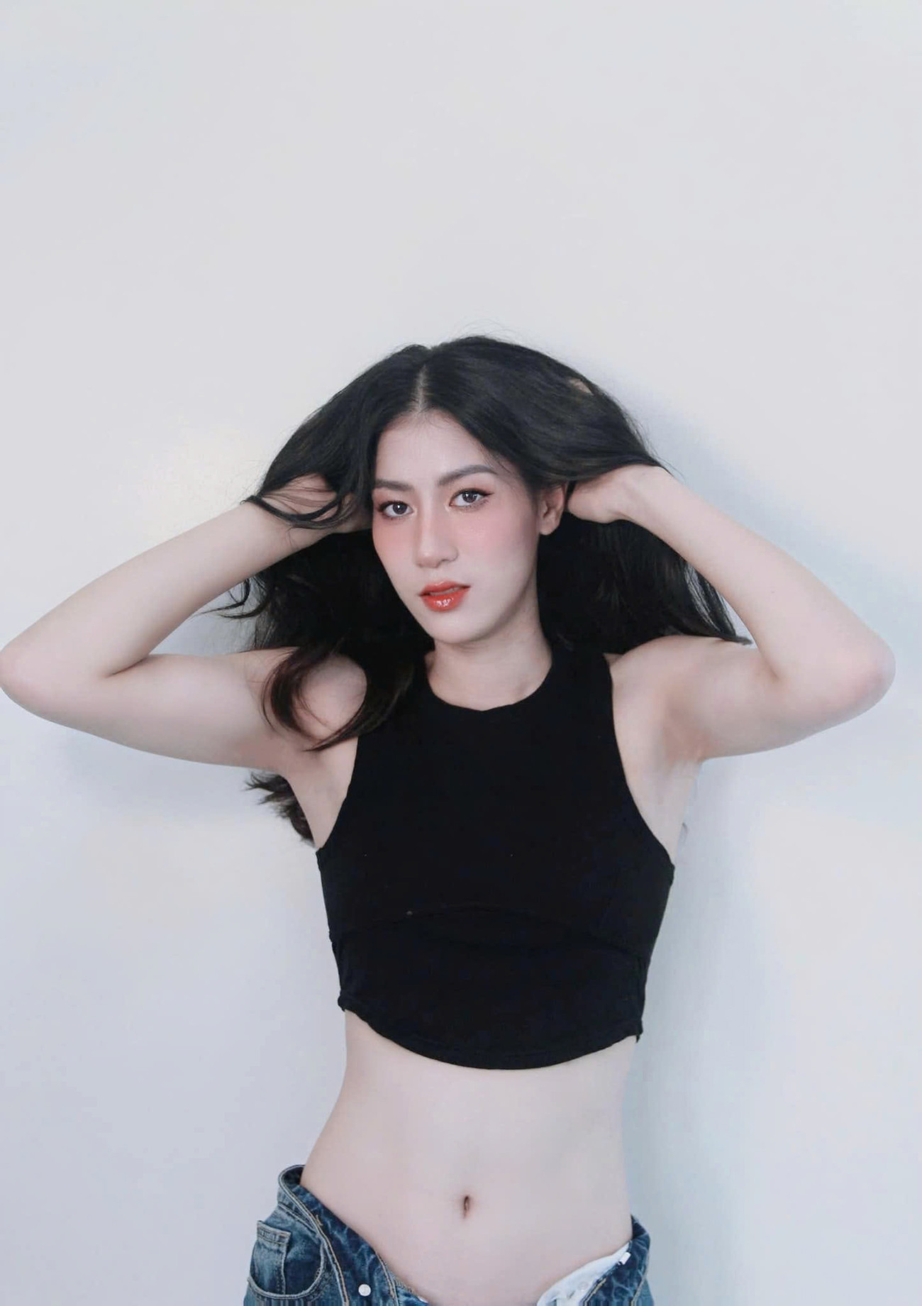 Hotgirl bóng chuyền Hoàng Kiều Trinh khoe sắc ấn tượng bên hồ bơi - Ảnh 8. Hotgirl bóng chuyền Hoàng Kiều Trinh khoe sắc ấn tượng bên hồ bơi - Ảnh 8.