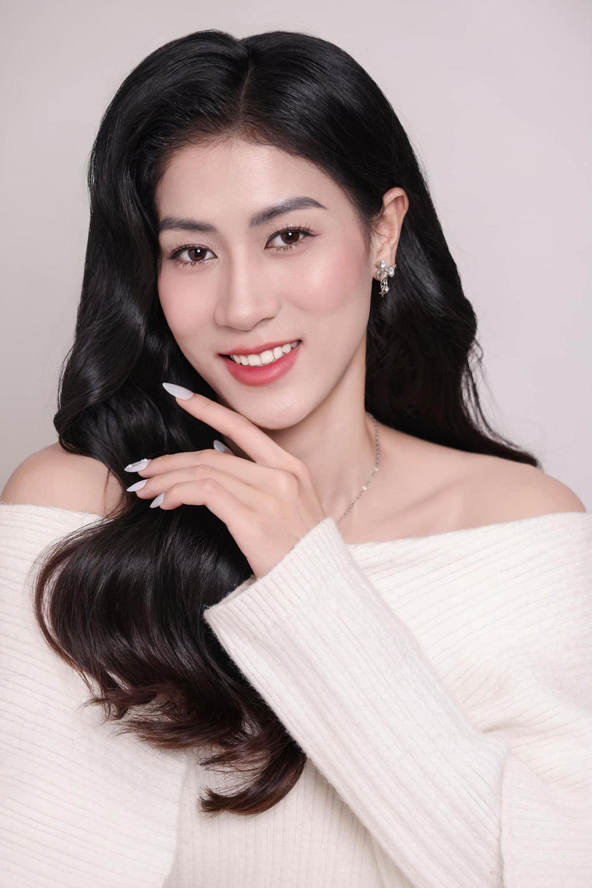 Hotgirl bóng chuyền Hoàng Kiều Trinh khoe sắc ấn tượng bên hồ bơi - Ảnh 10. Hotgirl bóng chuyền Hoàng Kiều Trinh khoe sắc ấn tượng bên hồ bơi - Ảnh 10.