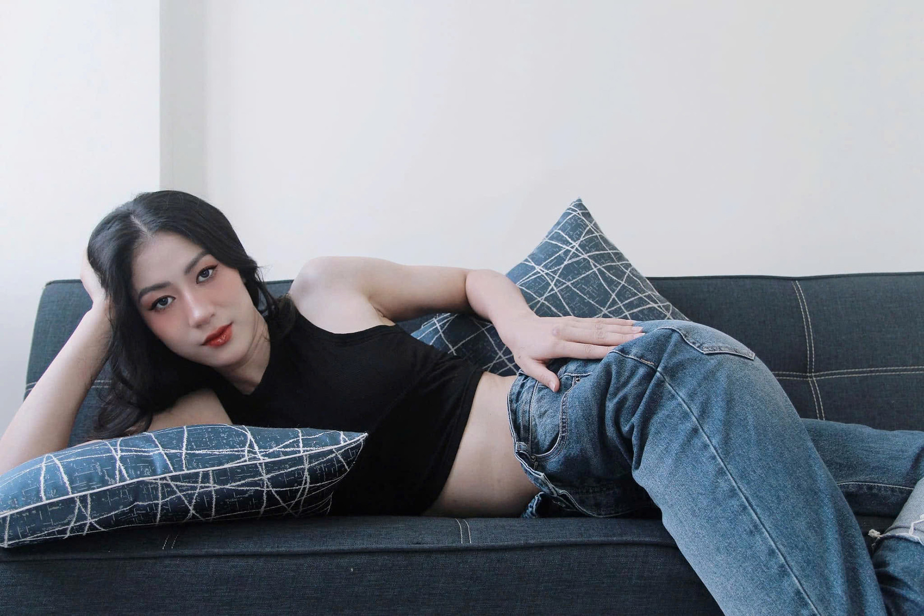 Hotgirl bóng chuyền Hoàng Kiều Trinh khoe sắc ấn tượng bên hồ bơi - Ảnh 7. Hotgirl bóng chuyền Hoàng Kiều Trinh khoe sắc ấn tượng bên hồ bơi - Ảnh 7.