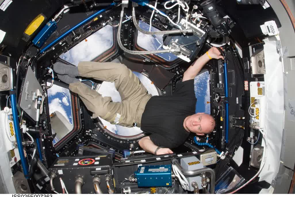 31-scottkelly-1746606121313598646929-1746663260639-17466632607851879839741.jpeg