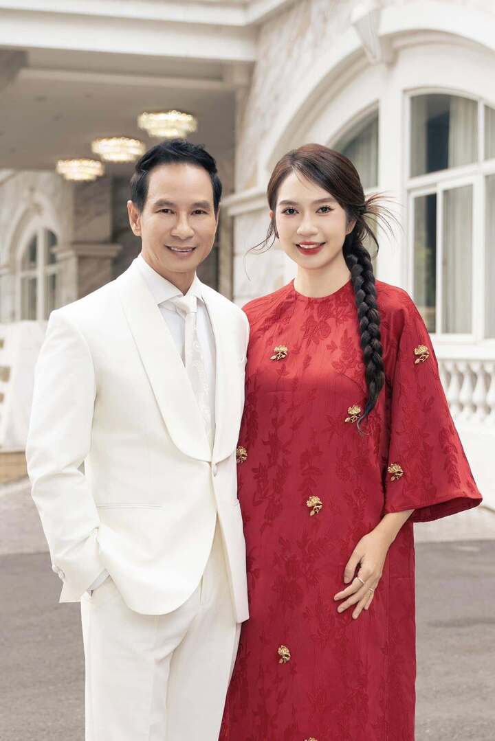 Vợ Lý Hải nói lý do bỏ sự nghiệp riêng, quan điểm dạy 4 con 'không giống ai' - Ảnh 2. Vợ Lý Hải nói lý do bỏ sự nghiệp riêng, quan điểm dạy 4 con 'không giống ai' - Ảnh 2.