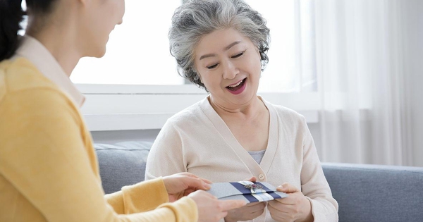 Nghe mẹ than thở bị chị dâu đối xử tệ nên tôi đón bà đến ở cùng, ngờ đâu chuỗi ngày sau đó chứng kiến toàn chuyện bất công - Ảnh 2. Nghe mẹ than thở bị chị dâu đối xử tệ nên tôi đón bà đến ở cùng, ngờ đâu chuỗi ngày sau đó chứng kiến toàn chuyện bất công - Ảnh 2.