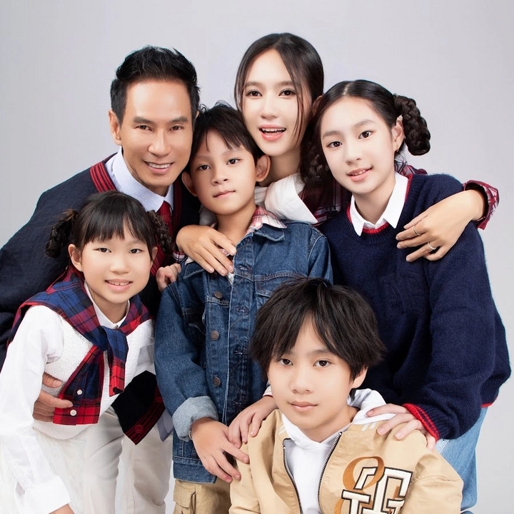 Vợ Lý Hải nói lý do bỏ sự nghiệp riêng, quan điểm dạy 4 con 'không giống ai' - Ảnh 5. Vợ Lý Hải nói lý do bỏ sự nghiệp riêng, quan điểm dạy 4 con 'không giống ai' - Ảnh 5.