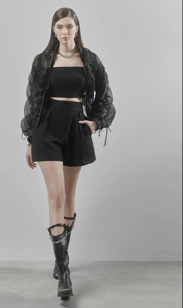 6 outfit mang lại tài lộc cho người mệnh Mộc- Ảnh 3. 6 outfit mang lại tài lộc cho người mệnh Mộc- Ảnh 3.