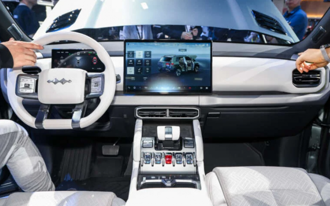 Xe gầm cao SUV hạng C giá 468 triệu đồng, ngang cỡ Mazda CX-5, Honda CR-V, ngoại hình như xe thiết giáp dự kiến sẽ sớm về Việt Nam có gì đặc biệt?