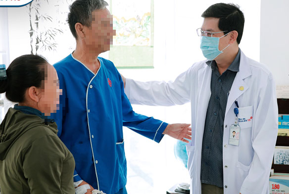 Người đàn ông 52 tuổi phát hiện 4 khối u trong ổ bụng từ dấu hiệu nhiều người Việt bỏ qua - Ảnh 3.
