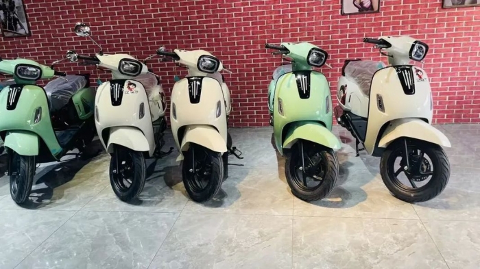 Xe ga 125cc giá 18 triệu đồng đẹp cổ điển có ABS sánh ngang SH Mode, rẻ hơn Vision, chỉ ngang xe số Wave Alpha- Ảnh 2. Xe ga 125cc giá 18 triệu đồng đẹp cổ điển có ABS sánh ngang SH Mode, rẻ hơn Vision, chỉ ngang xe số Wave Alpha- Ảnh 2.