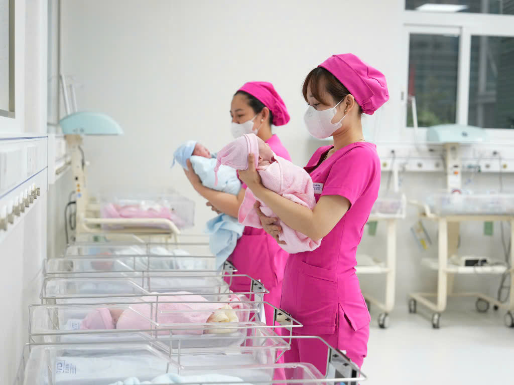 Phụ nữ sinh đủ 2 con được thưởng 3 triệu đồng: Sở Y tế TP.HCM nói gì?- Ảnh 2. Phụ nữ sinh đủ 2 con được thưởng 3 triệu đồng: Sở Y tế TP.HCM nói gì?- Ảnh 2.