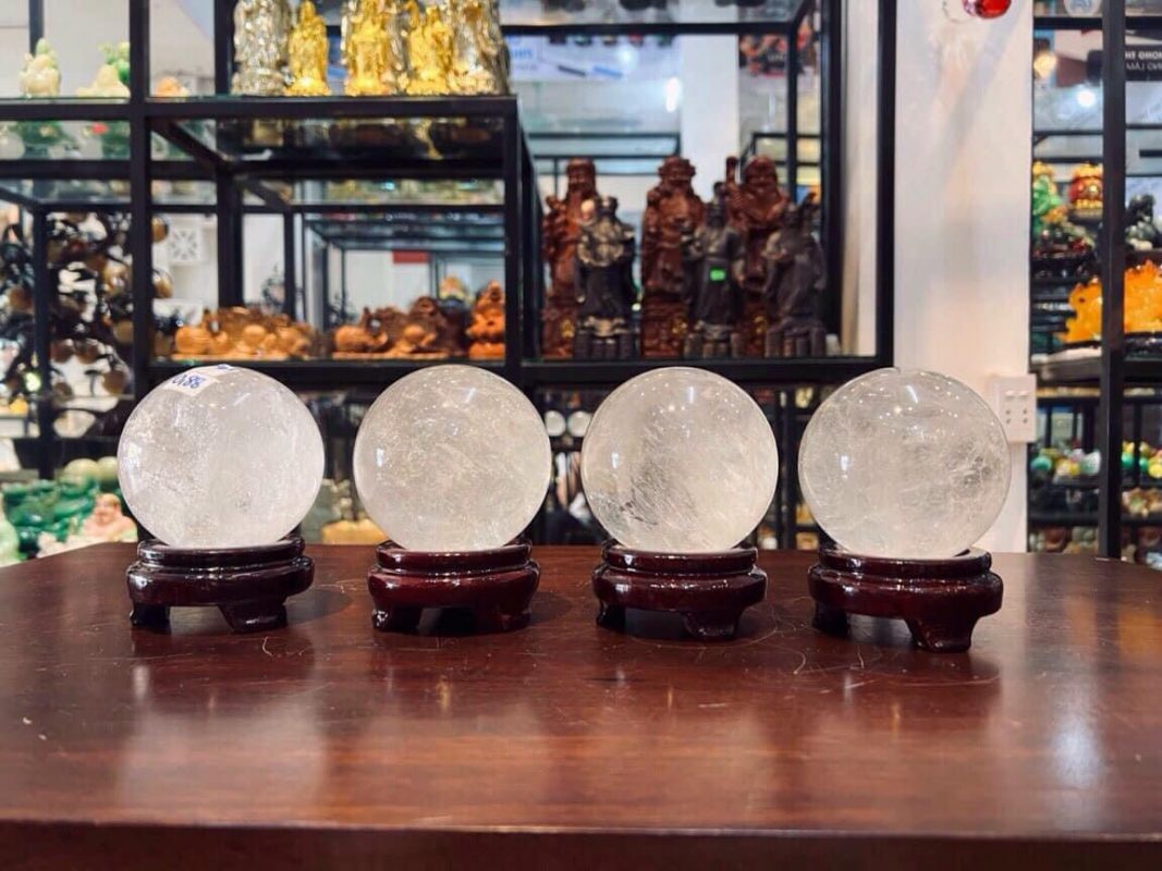 Top vật phẩm phong thủy đặt bàn làm việc cho người mệnh Hỏa giúp thăng tiến - Ảnh 6.