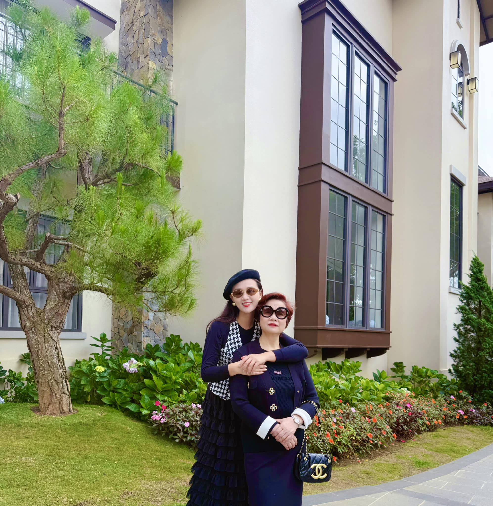 Mẹ ruột Lã Thanh Huyền: Hoa khôi Hà thành, tuổi xế chiều giàu sang viên mãn- Ảnh 4.